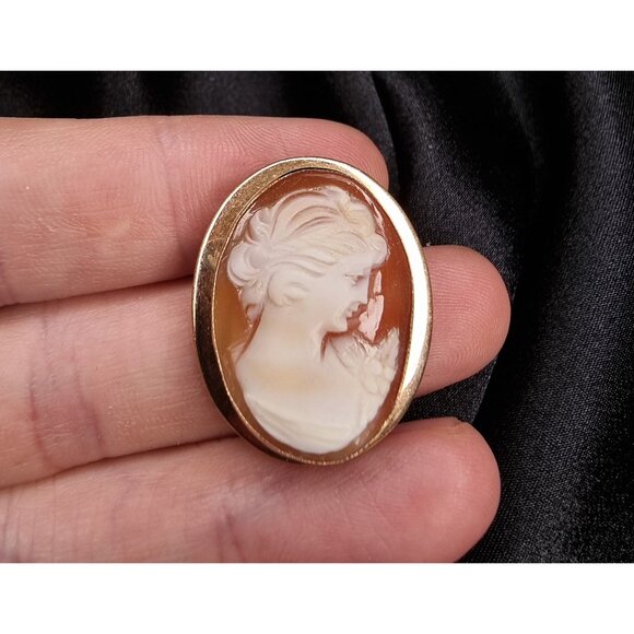 Vintage Shell Cameo Brooch Pendant With Intricate Carved Woman Silhouette - Picture 6 of 6